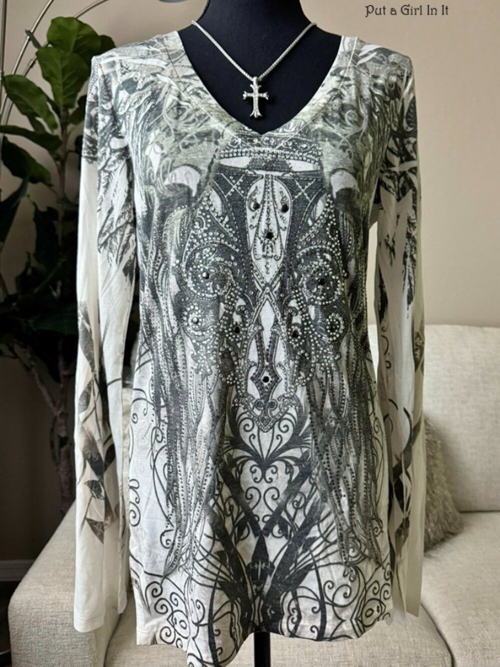 Vocal Apparel Women's Crystal Embellished White Sage Sublimation Wings Shirt XL
